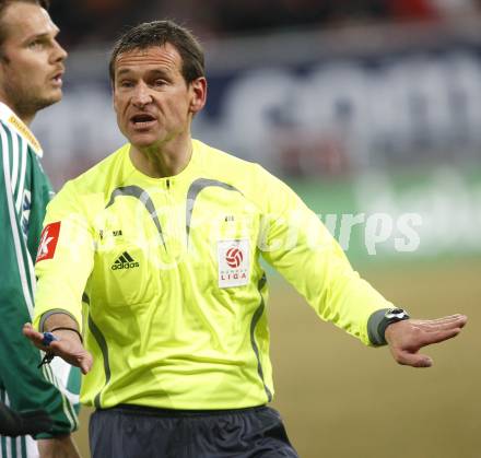 Fussball. T-Mobile Bundesliga. SK Austria Kaernten gegen SK Rapid Wien. Schiedsrichter Louis Hofmann. Klagenfurt, am 16.2.2008.
Foto: Kuess
---
pressefotos, pressefotografie, kuess, qs, qspictures, sport, bild, bilder, bilddatenbank