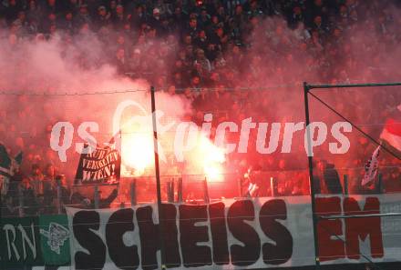 Fussball. T-Mobile Bundesliga. SK Austria Kaernten gegen SK Rapid Wien. Fans, Fansektor (Rapid). Scheiss EM.  Klagenfurt, am 16.2.2008.
Foto: Kuess
---
pressefotos, pressefotografie, kuess, qs, qspictures, sport, bild, bilder, bilddatenbank