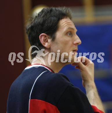 Volleyball OEVV Cup Herren. Hypo VBK Klagenfurt gegen Tirol. Trainer Luca Tarantini (Klagenfurt). Klagenfurt, am 17.2.2008.
Foto: Kuess
---
pressefotos, pressefotografie, kuess, qs, qspictures, sport, bild, bilder, bilddatenbank