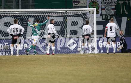 Fussball. T-Mobile Bundesliga. SK Austria Kaernten gegen SK Rapid Wien. Gernot Plassnegger, Martin Hiden, Manuel Ortlechner, Andreas SchranzAdam Ledwon (Kaernten), Jubel (Rapid), Stefan Maierhofer (Rapid). . Klagenfurt, am 16.2.2008.
Foto: Kuess
---
pressefotos, pressefotografie, kuess, qs, qspictures, sport, bild, bilder, bilddatenbank