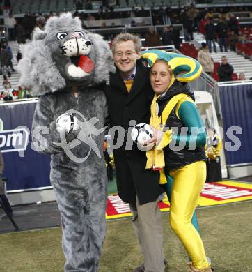 Fussball. T-Mobile Bundesliga. SK Austria Kaernten gegen SK Rapid Wien. Maskottchen, Werner Pietsch (Kelag), Joker.  Klagenfurt, am 16.2.2008.
Foto: Kuess
---
pressefotos, pressefotografie, kuess, qs, qspictures, sport, bild, bilder, bilddatenbank