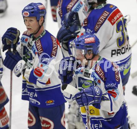 EBEL. Eishockey Bundesliga. VSV gegen Red Bull Salzburg. Mike Stewart, Guenther Lanzinger (VSV). Villach, am 17.2.2008.
Foto: Kuess
---
pressefotos, pressefotografie, kuess, qs, qspictures, sport, bild, bilder, bilddatenbank