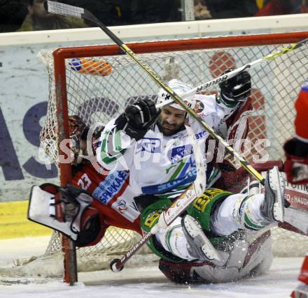 EBEL. Eishockey Bundesliga. KAC gegen Olympia (Olimpija) Ljubljana (Laibach). Hannes Enzenhofer (KAC), Raffaele Intranuovo (Laibach). Klagenfurt, am 19.2.2008.
Foto: Kuess
---
pressefotos, pressefotografie, kuess, qs, qspictures, sport, bild, bilder, bilddatenbank