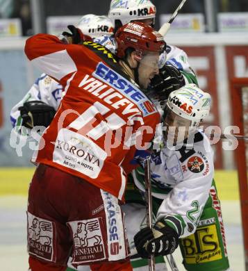 EBEL. Eishockey Bundesliga. KAC gegen Olympia (Olimpija) Ljubljana (Laibach). Robert Valicevic (KAC), Greg Kuznik (Laibach). Klagenfurt, am 19.2.2008.
Foto: Kuess
---
pressefotos, pressefotografie, kuess, qs, qspictures, sport, bild, bilder, bilddatenbank