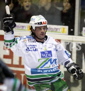 EBEL. Erste Bank Eishockey Bundesliga. KAC gegen Olympia Laibach. Jubel Todd Elik (Laibach). Klagenfurt, am 19.2.2008.

Copyright Kuess

---
pressefotos, pressefotografie, kuess, qs, qspictures, sport, bild, bilder, bilddatenbank