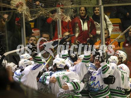 EBEL. Eishockey Bundesliga. KAC gegen Olympia (Olimpija) Ljubljana (Laibach). Jubel (Laibach). Klagenfurt, am 19.2.2008.
Foto: Kuess
---
pressefotos, pressefotografie, kuess, qs, qspictures, sport, bild, bilder, bilddatenbank