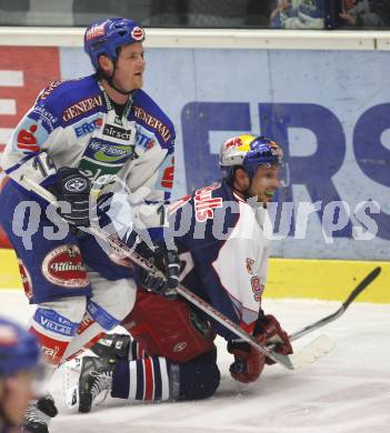 EBEL. Eishockey Bundesliga. VSV gegen Red Bull Salzburg. Devin Edgerton (VSV), Dieter Kalt (Salzburg). Villach, am 17.2.2008.
Foto: Kuess
---
pressefotos, pressefotografie, kuess, qs, qspictures, sport, bild, bilder, bilddatenbank