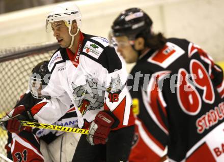 Eishockey Oberliga. Tarco Woelfe gegen ATUS Weiz Volksbank Bulls. Manuel Ferrara(Tarco), Thomas Stadler (Weiz). Klagenfurt, am 23.2.2008.
Foto: Kuess
---
pressefotos, pressefotografie, kuess, qs, qspictures, sport, bild, bilder, bilddatenbank