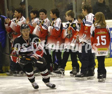 Eishockey U12. Meister Tarco Woelfe Klagenfurt. Klagenfurt, am 23.2.2008.
Foto: Kuess
---
pressefotos, pressefotografie, kuess, qs, qspictures, sport, bild, bilder, bilddatenbank