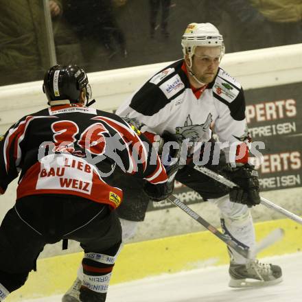 Eishockey Oberliga. Tarco Woelfe gegen ATUS Weiz Volksbank Bulls. Peter Mateicka (Tarco), Christoph Haas (Weiz). Klagenfurt, am 23.2.2008.
Foto: Kuess
---
pressefotos, pressefotografie, kuess, qs, qspictures, sport, bild, bilder, bilddatenbank