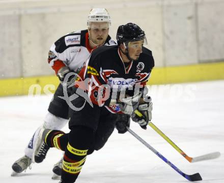 Eishockey Oberliga. Tarco Woelfe gegen ATUS Weiz Volksbank Bulls. Peter Mateicka (Tarco), Christian Hofmaier (Weiz). Klagenfurt, am 23.2.2008.
Foto: Kuess
---
pressefotos, pressefotografie, kuess, qs, qspictures, sport, bild, bilder, bilddatenbank