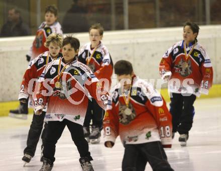 Eishockey U12. Meister Tarco Woelfe Klagenfurt. Klagenfurt, am 23.2.2008.
Foto: Kuess
---
pressefotos, pressefotografie, kuess, qs, qspictures, sport, bild, bilder, bilddatenbank