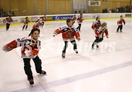 Eishockey U12. Meister Tarco Woelfe Klagenfurt. Klagenfurt, am 23.2.2008.
Foto: Kuess
---
pressefotos, pressefotografie, kuess, qs, qspictures, sport, bild, bilder, bilddatenbank