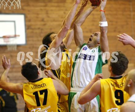 Basketball 2. Bundesliga. KOS Klagenfurt gegen ABC Villach. Edo Ceman (KOS), Helmut Moschik (Villach). Klagenfurt, am 24.2.2008.
Foto: Kuess
---
pressefotos, pressefotografie, kuess, qs, qspictures, sport, bild, bilder, bilddatenbank