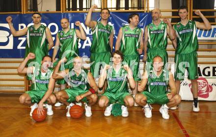 Basketball 2. Bundesliga. KOS Klagenfurt gegen ATSE Graz. Jubel.  Hinten von links: Ziga Fermentin, Kodemo Orion, Filip Ereiz, Admir Fazlic, Nenad Videka, Marko Brumnik, vorne von links: Spielertrainer Stefan Hribar, Edo Ceman, Matej Smrtnik, Davor Sattler (KOS). Klagenfurt, am 24.2.2008.
Foto: Kuess
---
pressefotos, pressefotografie, kuess, qs, qspictures, sport, bild, bilder, bilddatenbank