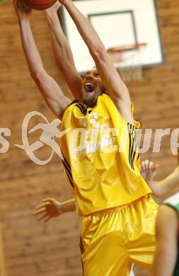 Basketball 2. Bundesliga. KOS Klagenfurt gegen ABC Villach. Helmut Moschik (Villach). Klagenfurt, am 24.2.2008.
Foto: Kuess
---
pressefotos, pressefotografie, kuess, qs, qspictures, sport, bild, bilder, bilddatenbank