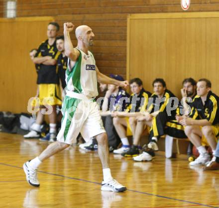 Basketball 2. Bundesliga. KOS Klagenfurt gegen ABC Villach. Jubel Nenad Videka (KOS). Klagenfurt, am 24.2.2008.
Foto: Kuess
---
pressefotos, pressefotografie, kuess, qs, qspictures, sport, bild, bilder, bilddatenbank