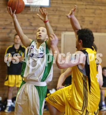 Basketball 2. Bundesliga. KOS Klagenfurt gegen ABC Villach. Davor Sattler (KOS), Admir Smajic (Villach). Klagenfurt, am 24.2.2008.
Foto: Kuess
---
pressefotos, pressefotografie, kuess, qs, qspictures, sport, bild, bilder, bilddatenbank