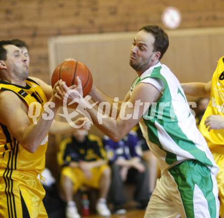 Basketball 2. Bundesliga. KOS Klagenfurt gegen ABC Villach. Stefan Hribar (KOS), Brane Kosir (Villach). Klagenfurt, am 24.2.2008.
Foto: Kuess
---
pressefotos, pressefotografie, kuess, qs, qspictures, sport, bild, bilder, bilddatenbank