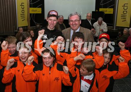 Schi, Ski Nordisch. Schispringen. Weltmeister, Vizeweltmeister. Empfang Martin Koch durch Stadt Villach. Martin Koch Villachs Buergermeister Helmut Manzenreiter, Kinder des SV Villach. Villach, am 27.2.2008.

Copyright Kuess

---
pressefotos, pressefotografie, kuess, qs, qspictures, sport, bild, bilder, bilddatenbank