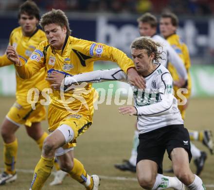 Fussball T-Mobile Bundesliga. SK Austria Kaernten gegen Sturm Graz. Lukas Moessner (Kaernten), Sebastian Proedl (Sturm). Klagenfurt, am 26.2.2008.

Copyright Kuess

---
pressefotos, pressefotografie, kuess, qs, qspictures, sport, bild, bilder, bilddatenbank