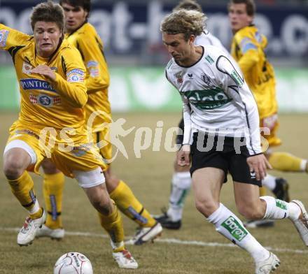 Fussball Bundesliga. T-Mobile. SK Austria Kaernten gegen SK Sturm Graz. Lukas Moessner (Kaernten), Sebastian Proedl (Graz). Klagenfurt, am 25.2.2008.
Copyright Kuess

---
pressefotos, pressefotografie, kuess, qs, qspictures, sport, bild, bilder, bilddatenbank