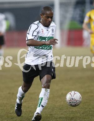 Fussball T-Mobile Bundesliga. SK Austria Kaernten gegen Sturm Graz. Alexandre Chiquinho Da Silva (Kaernten), (Sturm). Klagenfurt, am 26.2.2008.

Copyright Kuess

---
pressefotos, pressefotografie, kuess, qs, qspictures, sport, bild, bilder, bilddatenbank