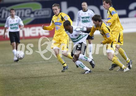 Fussball Bundesliga. T-Mobile. SK Austria Kaernten gegen SK Sturm Graz. Alexandre Chiquinho da Silva (Kaernten), Mark Prettenthaler (Graz). Klagenfurt, am 26.2.2008.
Copyright Kuess

---
pressefotos, pressefotografie, kuess, qs, qspictures, sport, bild, bilder, bilddatenbank