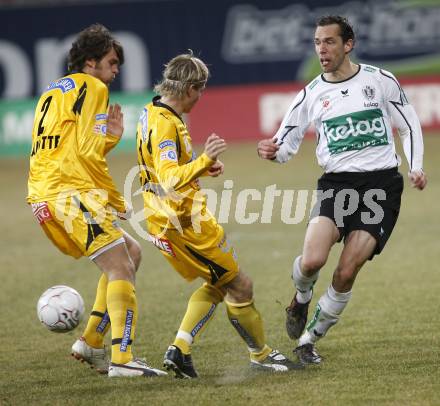 Fussball T-Mobile Bundesliga. SK Austria Kaernten gegen Sturm Graz. Christian Prawda (Kaernten), Fabian Lamotte, Thomas Krammer (Sturm). Klagenfurt, am 26.2.2008.

Copyright Kuess

---
pressefotos, pressefotografie, kuess, qs, qspictures, sport, bild, bilder, bilddatenbank