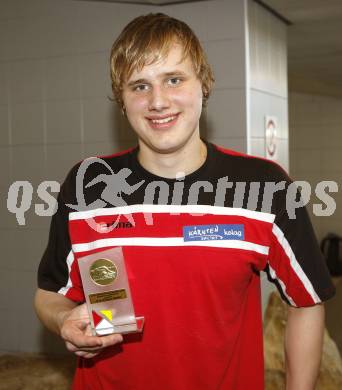 Schwimmen. Oesterreichische Nachwuchsmeisterschaften. Goldmedaille fuer Kevin Hoefferer (SV Woerthersee).  Klagenfurt, am 3.2.2008.

Copyright Kuess

---
pressefotos, pressefotografie, kuess, qs, qspictures, sport, bild, bilder, bilddatenbank