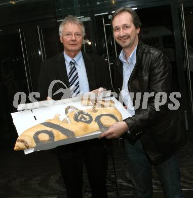 Motorsport. Bergrennen. 60. Geburtstag Hermann Waldy. Landesrat Wolfgang Schantl gratuliert Hermann Waldy. Feldkirchen,am1.3.2008.
Foto:Kuess
---
pressefotos, pressefotografie, kuess, qs, qspictures, sport, bild, bilder, bilddatenbank