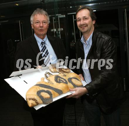 Motorsport. Bergrennen. 60. Geburtstag Hermann Waldy. Landesrat Wolfgang Schantl gratuliert Hermann Waldy. Feldkirchen,am1.3.2008.
Foto:Kuess
---
pressefotos, pressefotografie, kuess, qs, qspictures, sport, bild, bilder, bilddatenbank