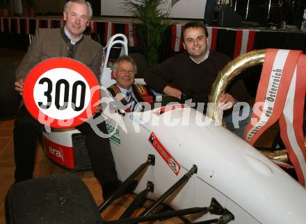 Motorsport. Bergrennen. 60. Geburtstag Hermann Waldy. Landeshauptmannstellvertreter Gerhard Doerfler, Hermann Waldy, Michael Zele (Motorsport Zele). Feldkirchen,am1.3.2008.
Foto:Kuess
---
pressefotos, pressefotografie, kuess, qs, qspictures, sport, bild, bilder, bilddatenbank