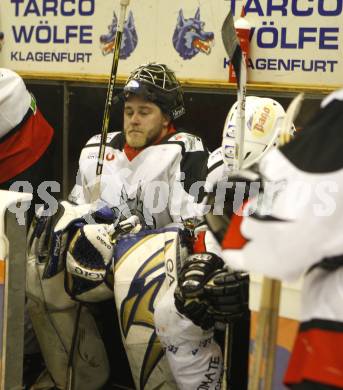 Eishockey Oberliga. Tarco Woelfe gegen ATUS Weiz. Enttaeuschung (Tarco). Klagenfurt, am 8.3.2008.

Copyright Kuess

---
pressefotos, pressefotografie, kuess, qs, qspictures, sport, bild, bilder, bilddatenbank