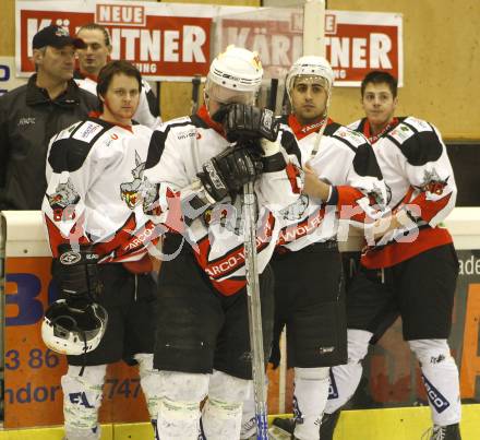 Eishockey Oberliga. Tarco Woelfe gegen ATUS Weiz. Enttaeuschung (Tarco). Klagenfurt, am 8.3.2008.

Copyright Kuess

---
pressefotos, pressefotografie, kuess, qs, qspictures, sport, bild, bilder, bilddatenbank