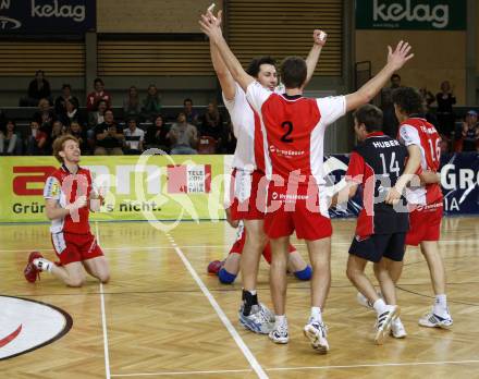 Volleyball Bundesliga. Hypo VBK Klagenfurt gegen VCA. Jubel Hypo VBK. Klagenfurt, am 12.3.2008.
Foto: Kuess
---
pressefotos, pressefotografie, kuess, qs, qspictures, sport, bild, bilder, bilddatenbank