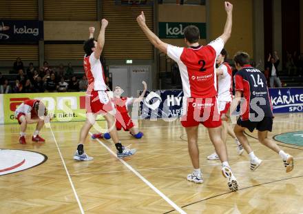 Volleyball Bundesliga. Hypo VBK Klagenfurt gegen VCA. Jubel Hypo VBK. Klagenfurt, am 12.3.2008.
Foto: Kuess
---
pressefotos, pressefotografie, kuess, qs, qspictures, sport, bild, bilder, bilddatenbank