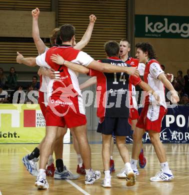 Volleyball Bundesliga. Hypo VBK Klagenfurt gegen VCA. Jubel Hypo VBK. Klagenfurt, am 12.3.2008.
Foto: Kuess
---
pressefotos, pressefotografie, kuess, qs, qspictures, sport, bild, bilder, bilddatenbank