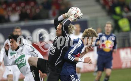 Fussball. Bundesliga. SK Austria Kelag Kaernten gegen FC Red Bull Salzburg. Schranz Andreas (Kaernten), Janko Marc (Salzburg). Klagenfurt, 19.3.2008
Copyright Kuess

---
pressefotos, pressefotografie, kuess, qs, qspictures, sport, bild, bilder, bilddatenbank