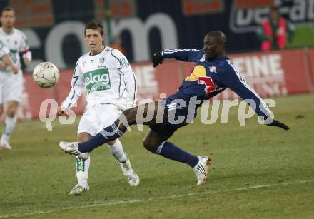 Fussball. Bundesliga. SK Austria Kelag Kaernten gegen FC Red Bull Salzburg. Junuzovic Zlatko (Kaernten), Sekagya Ibrahim (Salzburg). Klagenfurt, 19.3.2008
Copyright Kuess

---
pressefotos, pressefotografie, kuess, qs, qspictures, sport, bild, bilder, bilddatenbank