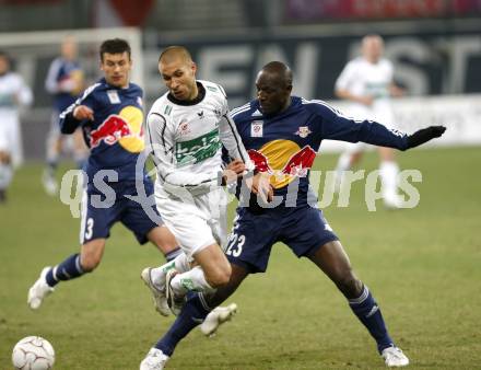 Fussball. Bundesliga. SK Austria Kelag Kaernten gegen FC Red Bull Salzburg. Wolf Patrick (Kaernten), Sekagya Ibrahim (Salzburg). Klagenfurt, 19.3.2008
Copyright Kuess

---
pressefotos, pressefotografie, kuess, qs, qspictures, sport, bild, bilder, bilddatenbank