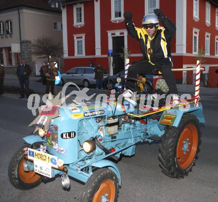 Schi Nordisch, Ski Nordisch, Schispringen. Empfang Schisprungweltcupsieger Thomas Morgenstern (AUT) in seiner Heimatgemeinde Seeboden. Fan auf einem Traktor. Seeboden, am 18.3.2008. 
Copyright Kuess

---
pressefotos, pressefotografie, kuess, qs, qspictures, sport, bild, bilder, bilddatenbank