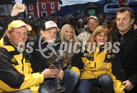 Schi Nordisch, Ski Nordisch, Schispringen. Empfang Schisprungweltcupsieger Thomas Morgenstern (AUT) in seiner Heimatgemeinde Seeboden. Vater Franz, Thomas Morgenstern, Freundin Kristina, Andreas Goldberger, Mutter Gudrun, Edi Feferer. Seeboden, am 18.3.2008. 
Copyright Kuess

---
pressefotos, pressefotografie, kuess, qs, qspictures, sport, bild, bilder, bilddatenbank