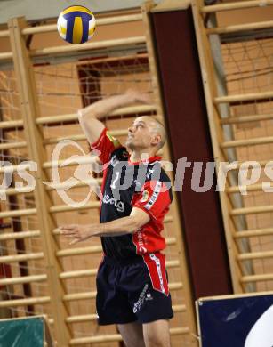 Volleyball. Bundesliga. HYPO VBK gegen hotVolleys. Zhivko Kolev (HYPO). Klagenfurt, 19.3.2008.
Copyright Kuess

---
pressefotos, pressefotografie, kuess, qs, qspictures, sport, bild, bilder, bilddatenbank