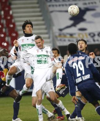 Fussball T-Mobile Bundesliga. SK Austria Kaernten gegen Red Bull Salzburg. Carlos Chaile, Martin Hiden (Kaernten, Niko Kovac (Salzburg). Klagenfurt, am 19.3.2008.

Copyright Kuess

---
pressefotos, pressefotografie, kuess, qs, qspictures, sport, bild, bilder, bilddatenbank