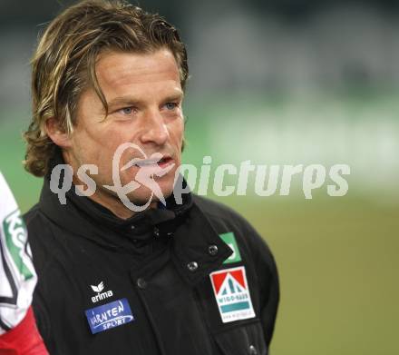 Fussball T-Mobile Bundesliga. SK Austria Kaernten gegen Red Bull Salzburg. Trainer Frenkie Schinkels (Kaernten). Klagenfurt, am 19.3.2008.

Copyright Kuess

---
pressefotos, pressefotografie, kuess, qs, qspictures, sport, bild, bilder, bilddatenbank