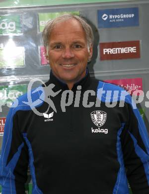 Fussball Regionalliga. SK Austria Kaernten Amateure. Mannschaftsfototermin. Trainer Walter Schoppitsch. Klagenfurt, am 21.3.2008.

Copyright Kuess

---
pressefotos, pressefotografie, kuess, qs, qspictures, sport, bild, bilder, bilddatenbank