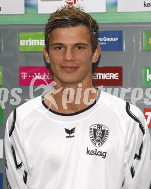 Fussball Regionalliga. SK Austria Kaernten Amateure. Mannschaftsfototermin. Salih Alic. Klagenfurt, am 21.3.2008.

Copyright Kuess

---
pressefotos, pressefotografie, kuess, qs, qspictures, sport, bild, bilder, bilddatenbank