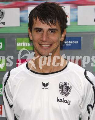 Fussball Regionalliga. SK Austria Kaernten Amateure. Mannschaftsfototermin. Mihret Topcagic. Klagenfurt, am 21.3.2008.

Copyright Kuess

---
pressefotos, pressefotografie, kuess, qs, qspictures, sport, bild, bilder, bilddatenbank