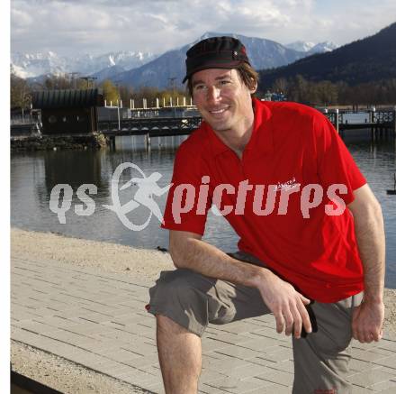 Acro Fliegen. Paragleiten.  Alexander Meschuh. Klagenfurt, am 20.3.2008.

Copyright Kuess

---
pressefotos, pressefotografie, kuess, qs, qspictures, sport, bild, bilder, bilddatenbank